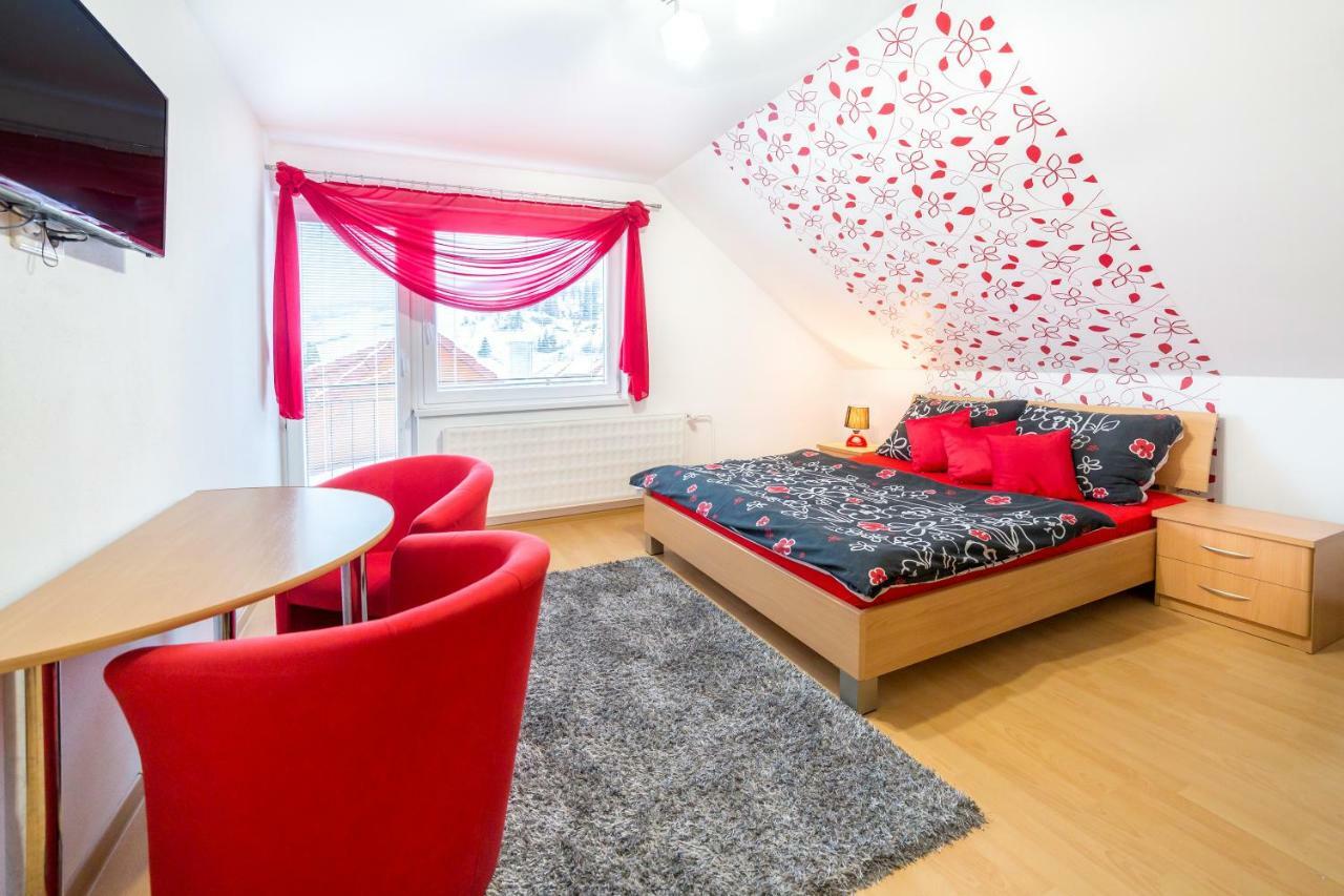 Apartmanovy Dom Adriana Zuberec Buitenkant foto